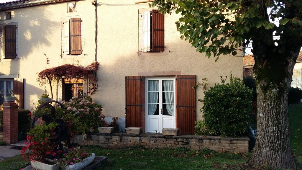 Charmante Maison A La Ferme Valderies Exterior foto